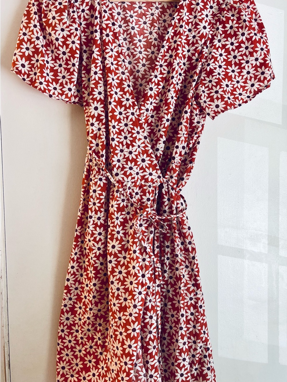Madewell Daisy floral wrap dress with tie waist, size L Cottagecore Whimsical